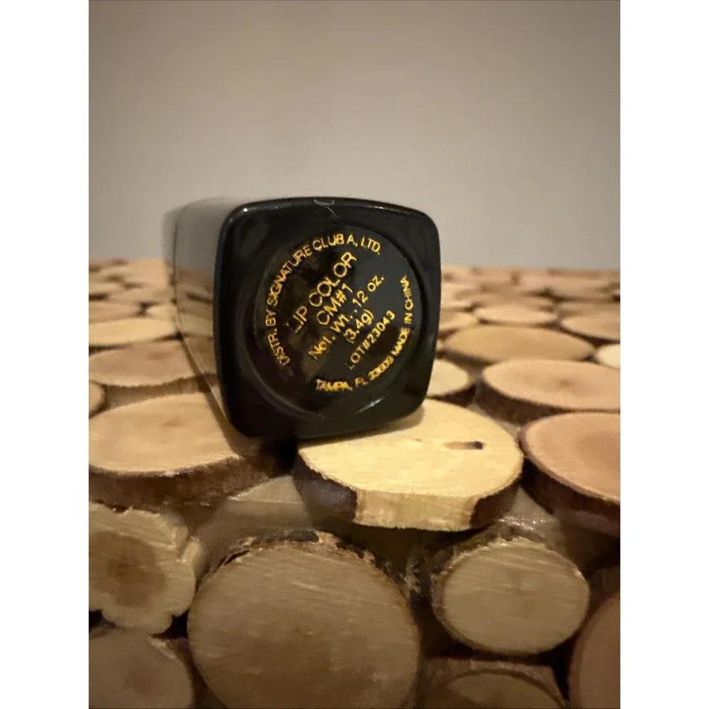 Signature Club A LIPSTICK Shade CM#1 - NEW‎ / Flaw